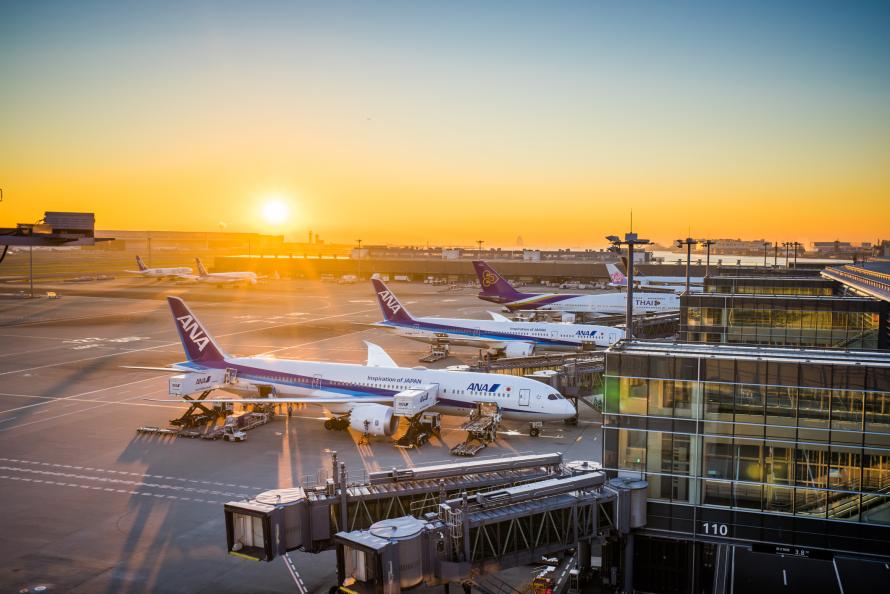 Ein Sonnenaufgang über Tokio Narita.